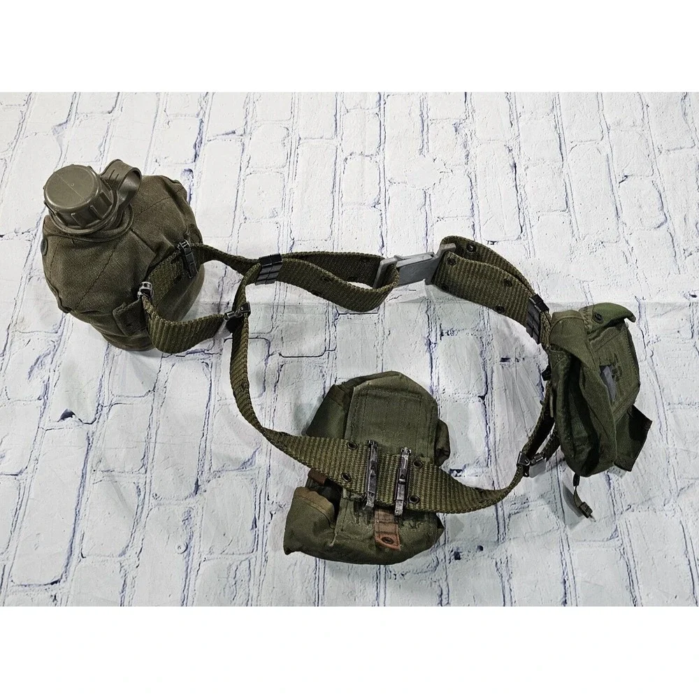 US Military ISSUED Arkansas Lighthouse LARGE Military Belt Nylon Canteen VINTAGE